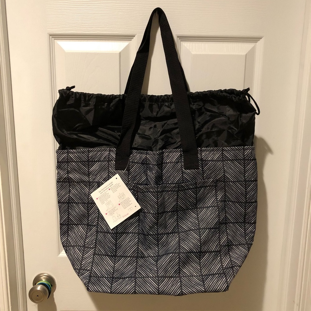 Brand one Thirty-One Quick Cinch Thermal